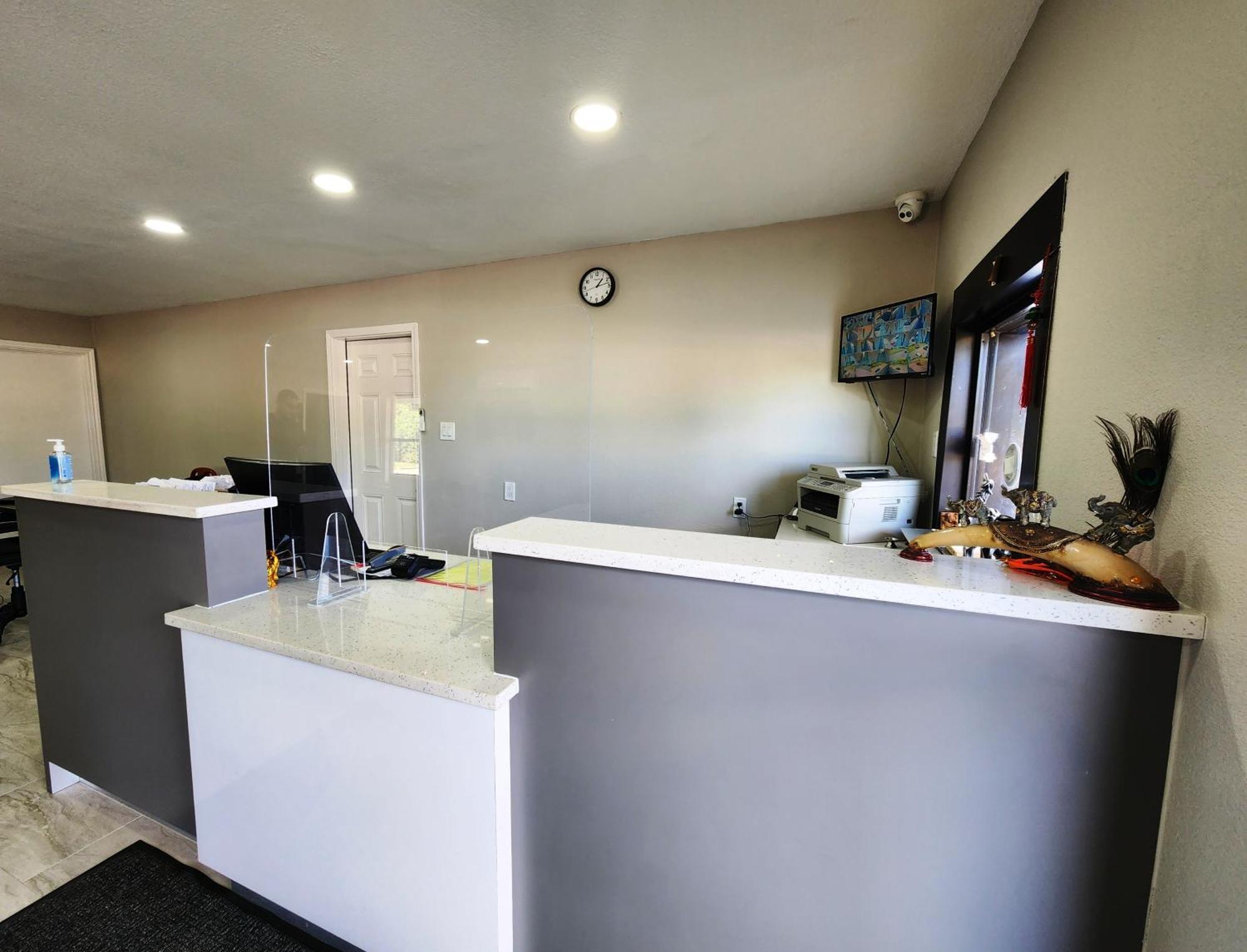 Scottish Inn & Suites Wharton エクステリア 写真
