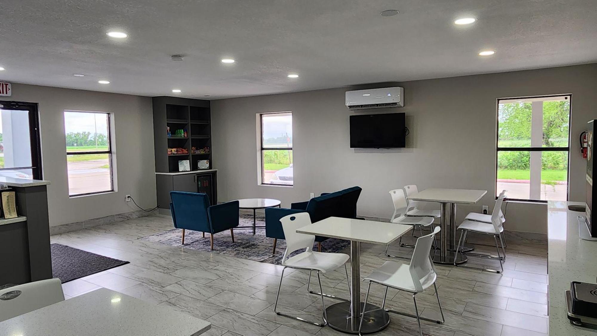 Scottish Inn & Suites Wharton エクステリア 写真